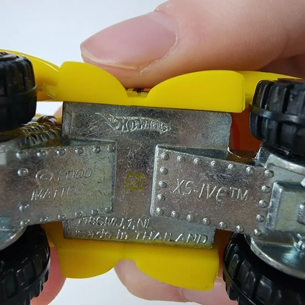 Vintage 2000 Hot Wheels - XS-IVE - Yellow Fuel Rally